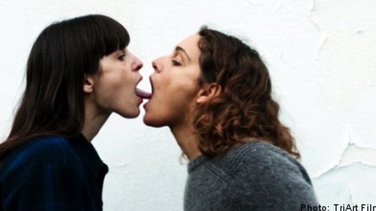 Lesbian Tongue Kissing